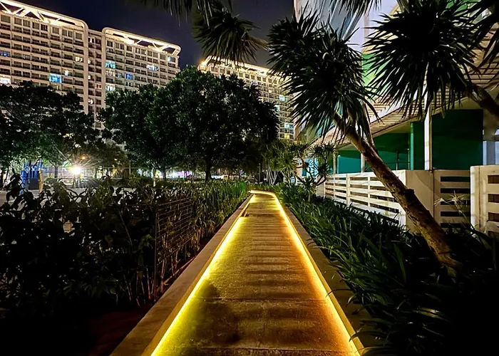 Casa Avisha At Azure Urban Resort