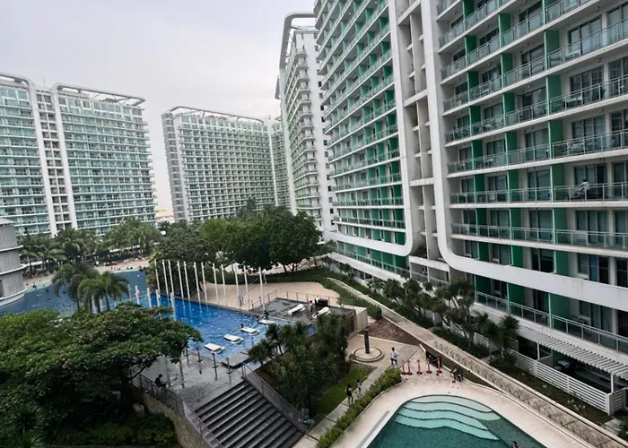Casa Avisha At Azure Urban Resort